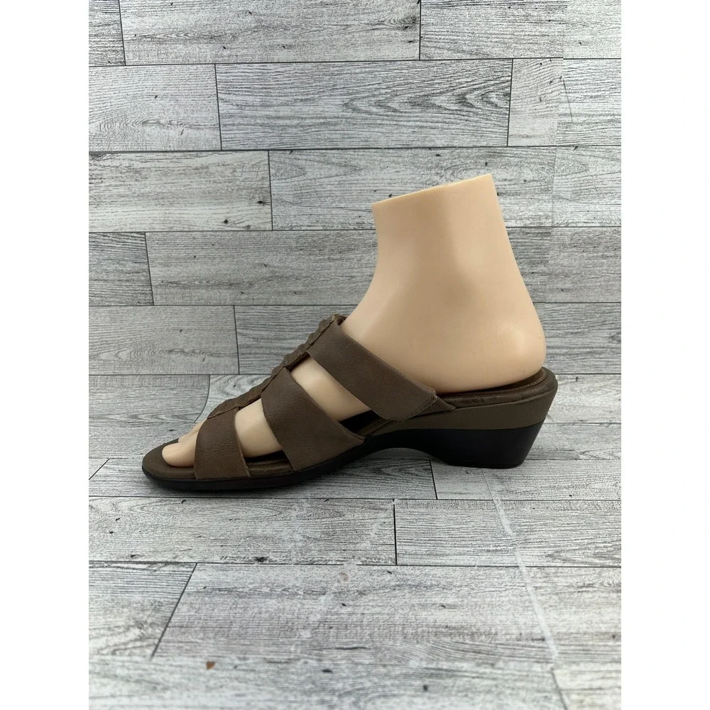 Clarks Bendables Women Size‎ 7M Brown Leather Pleated Wedge Slide Sandals 81069